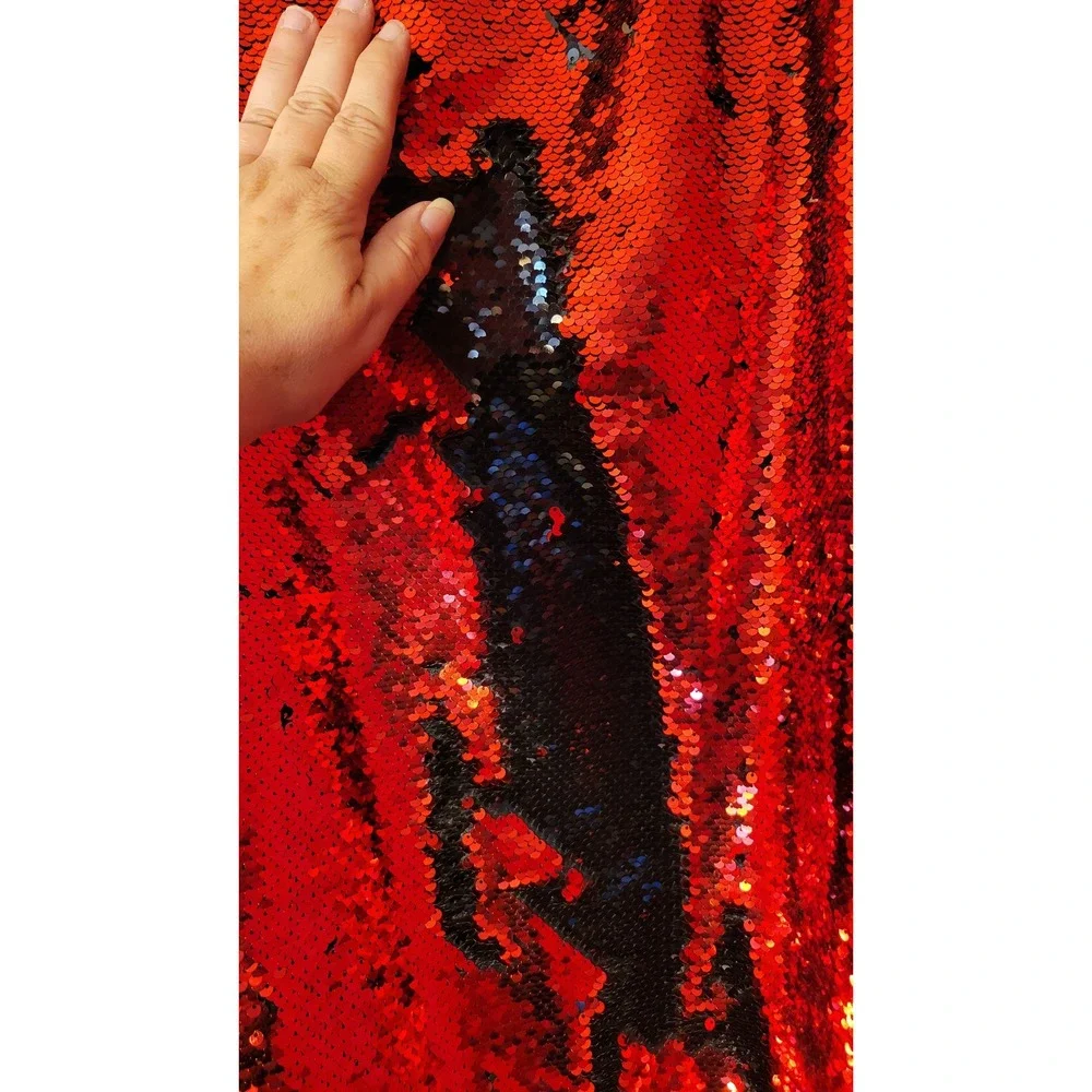 Disney Store Minnie Mouse Reversible Sequin Hooded Throw Blanket Red Black 40x70
